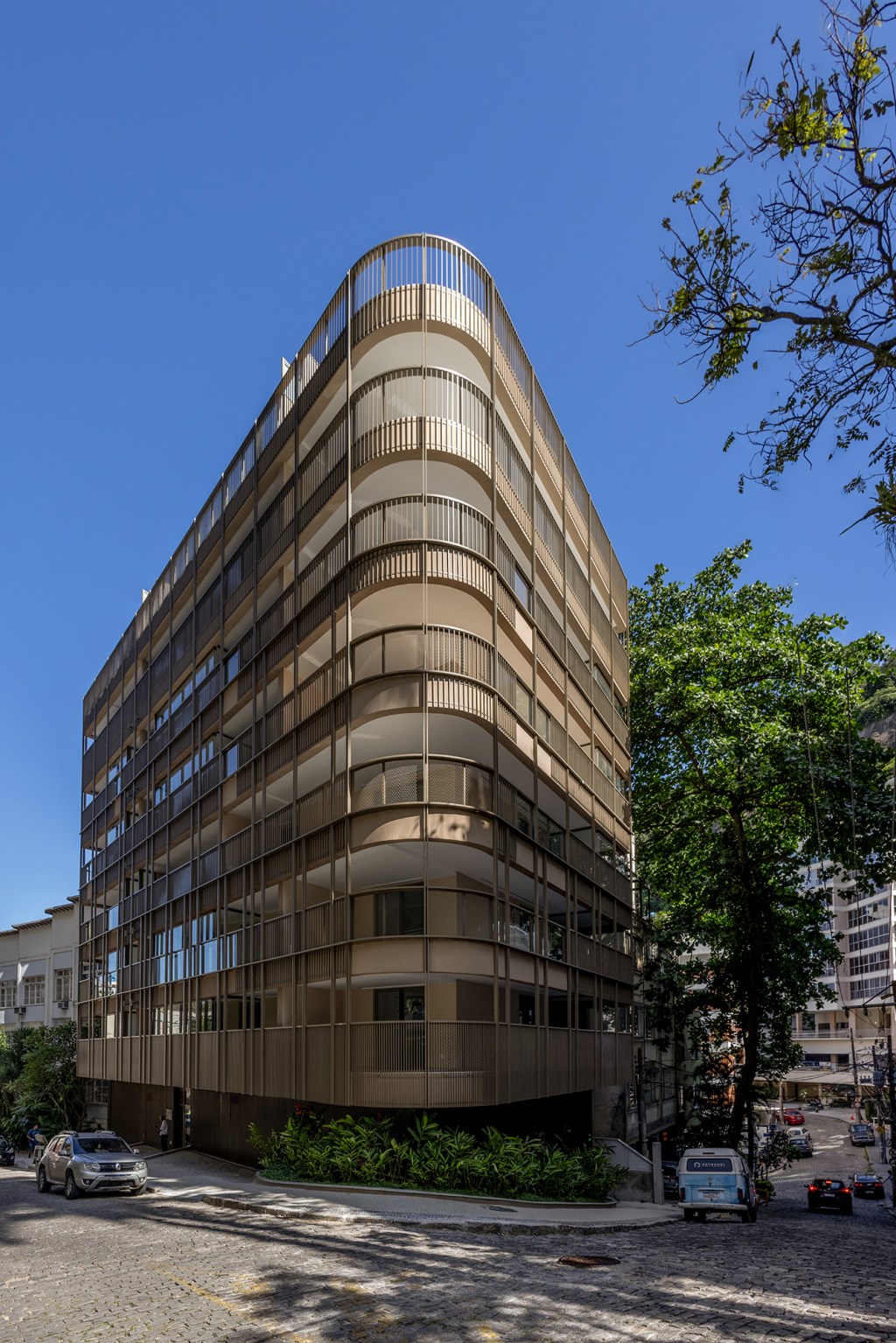 Edifício no Rio de Janeiro explora a essência tupi e a flora do cerrado. Projeto Cité Arquitetura.