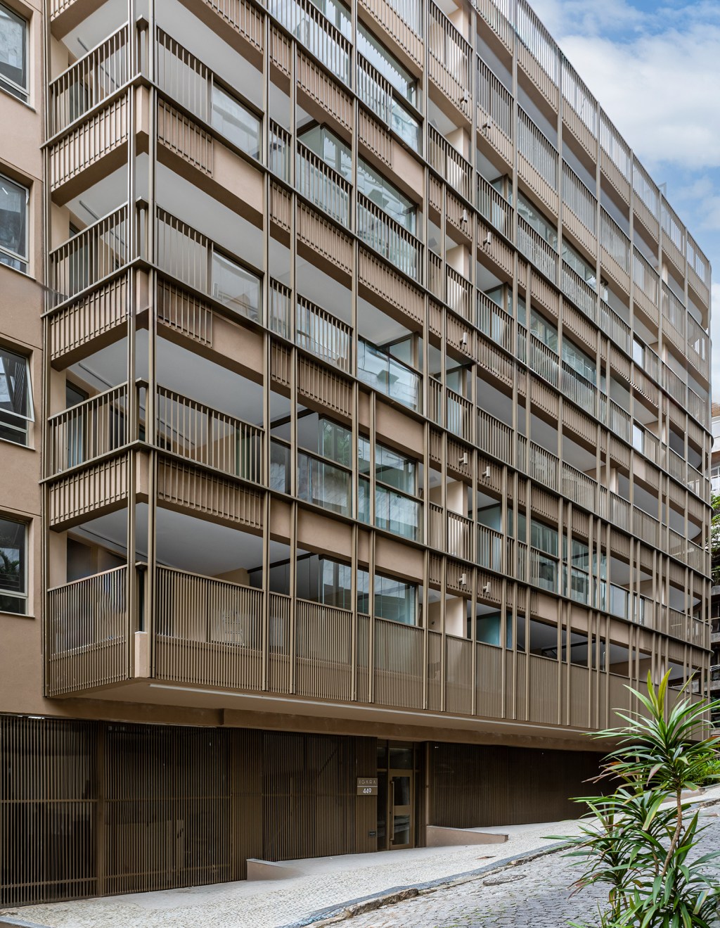 Edifício no Rio de Janeiro explora a essência tupi e a flora do cerrado. Projeto Cité Arquitetura.