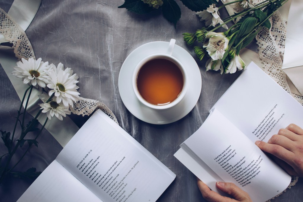 thought-catalog-OJZB0VUQKKc-unsplash ler ao acordar