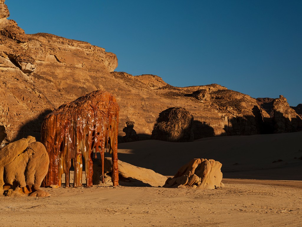 Desert X AlUla 2024 traz arte contemporânea para o deserto da Arábia Saudita