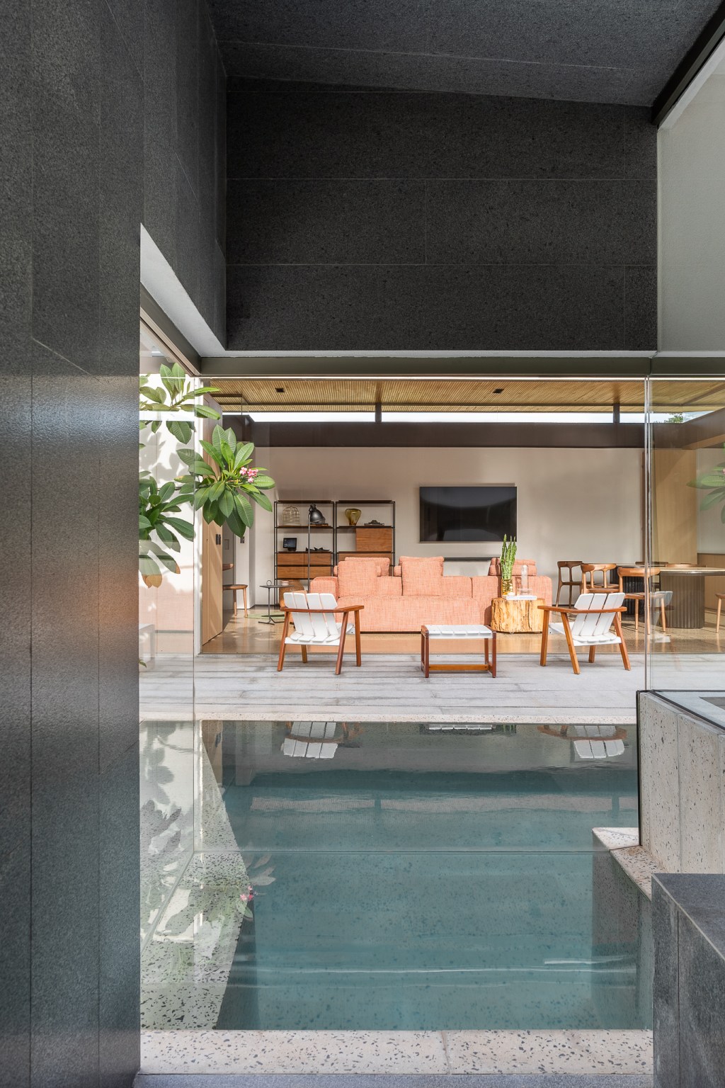 IG_SPA_THIV -30 Casa no Triângulo Mineiro de 268 m² tem projeto assinado por Studio Porto