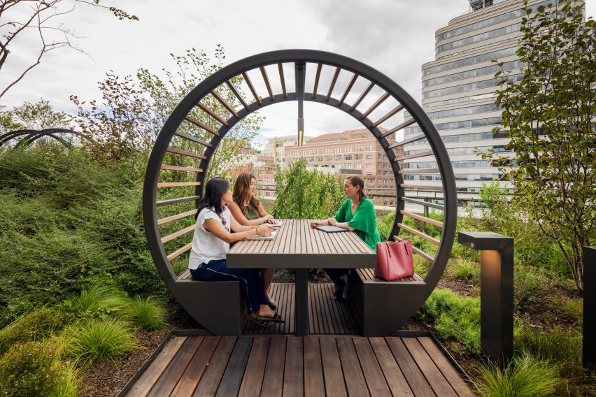 google-new-york-gensler-cookfox_dezeen_2364_col_4-852×568 Google inaugura nova sede construída em terminal ferroviário de 1930 - Nova York