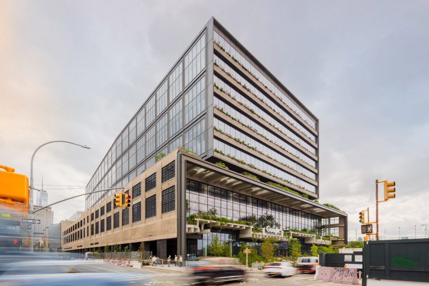 google-new-york-gensler-cookfox_dezeen_2364_col_5-852×568 Google inaugura nova sede construída em terminal ferroviário de 1930 - Nova York