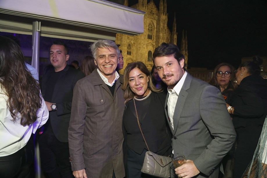 Alex Stevens, Tati Soares e André Secchin