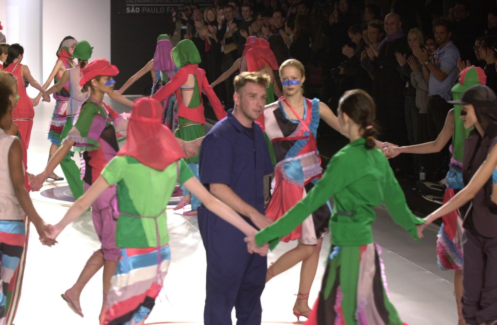 Alexandre Herchcovitch Desfile de Alexandre Herchcovitch durante SPFW com a coleção de Verão 2003.