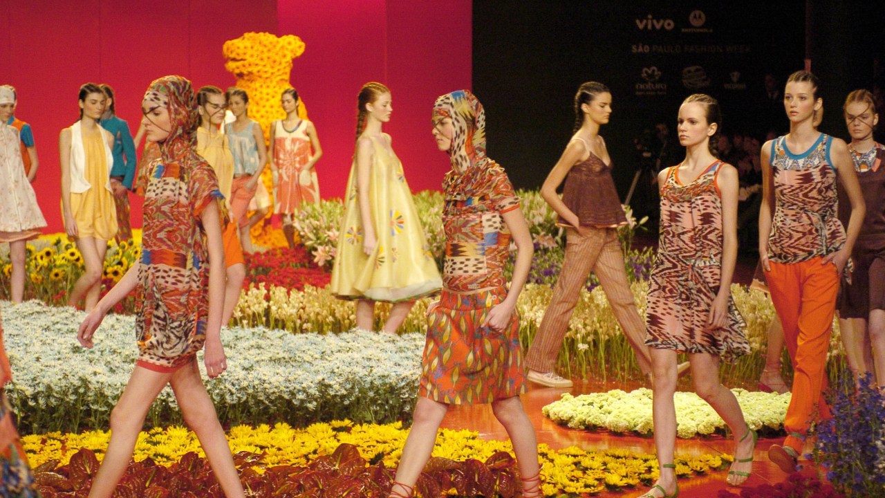 Desfile de Alexandre Herchcovitch durante o SPFW com a coleção Verão 2005.