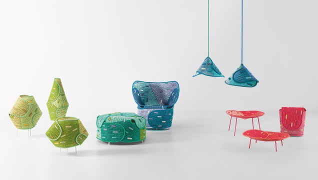Móveis e luminárias da linha Hana-arashi feitas em tecido Maris, exclusivo da marca Paola Lenti, feito 100% de <span>poliolefina, e que é reciclável e a prova d'água.</span> Móveis e luminárias da linha Hana-arashi feitas em tecido Maris, exclusivo da marca Paola Lenti, feito 100% de <span>poliolefina, e que é reciclável e a prova d'água.</span>