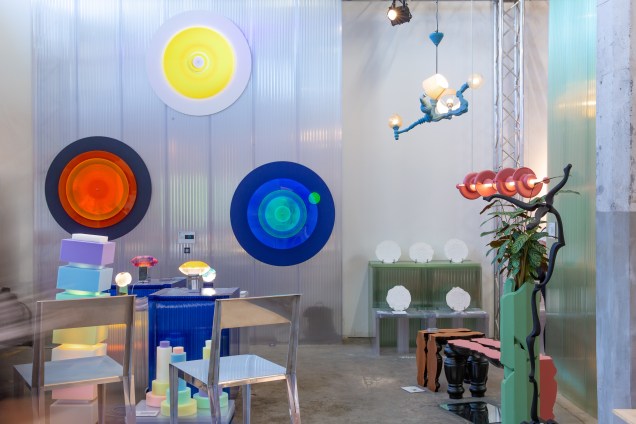 A Isola Design Gallery apresenta<span> produtos únicos, artesanais e colecionáveis feitos por designers e estúdios independentes de todo o mundo.</span> A Isola Design Gallery apresenta<span> produtos únicos, artesanais e colecionáveis feitos por designers e estúdios independentes de todo o mundo.</span>