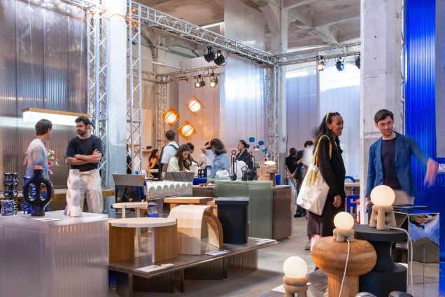 A Isola Design Gallery apresenta<span> produtos únicos, artesanais e colecionáveis feitos por designers e estúdios independentes de todo o mundo.</span> A Isola Design Gallery apresenta<span> produtos únicos, artesanais e colecionáveis feitos por designers e estúdios independentes de todo o mundo.</span>
