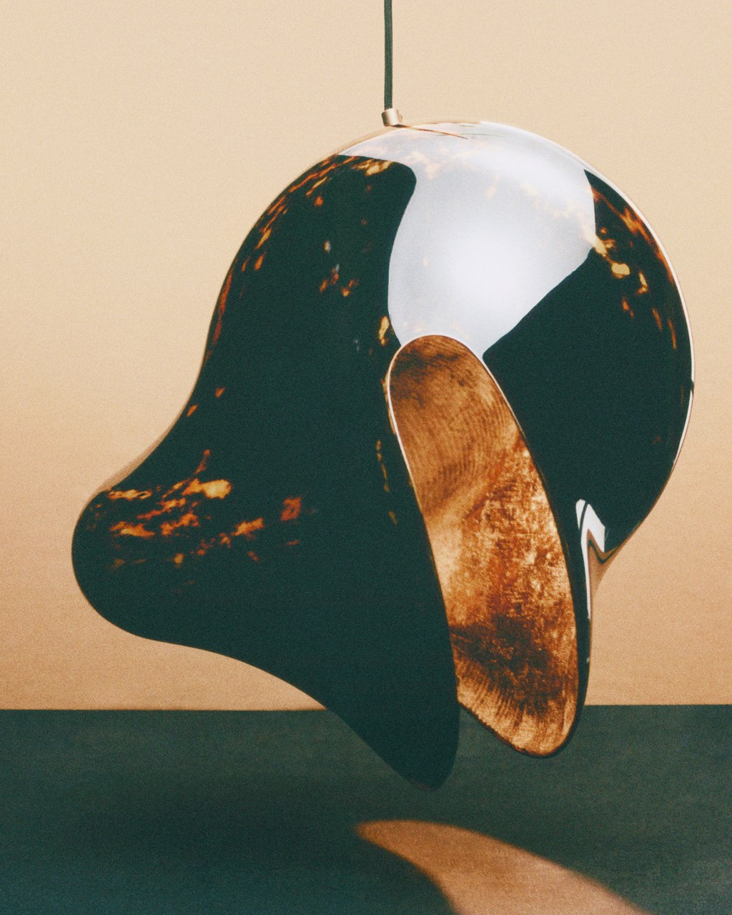 LOEWE_SALONE_24_ELEVATED_STILLS_GENTA_ISHIZUKA_RGB_CROPPED_4x5_6 MDW 2024: Loewe apresenta coleção vanguardista de luminárias