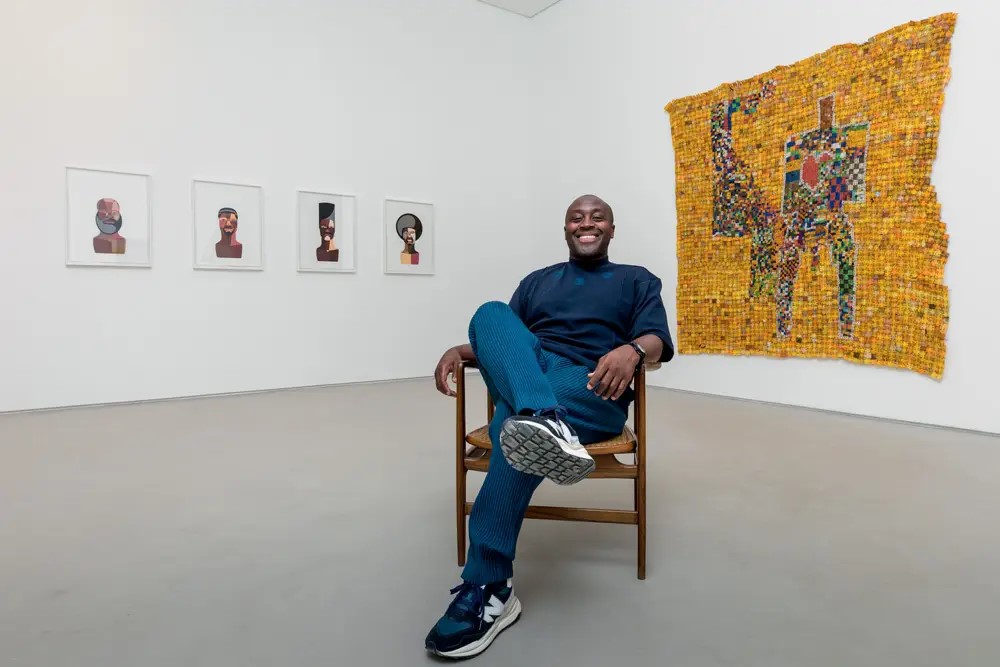 Larry-Ossei-Mensah-Simões-de-Assis.-Crédito_-Estúdio-em-obra_Divulgação Larry Ossei-Mensah, curador de uma das primeiras mostras da Simões de Assis de SP