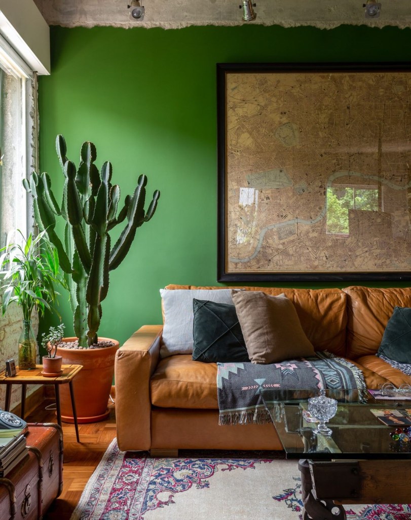 casa-outono-cores Aposte em cores dessaturadas como neste ambiente assinado pela arquiteta Vinícia Brandão