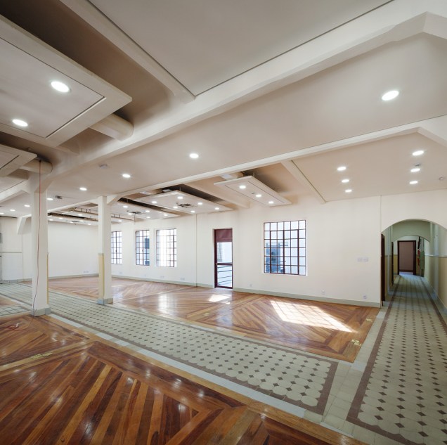 Imagens do Edifício Sampaio Moreira após a restauração assinada pelo escritório Kruchin Arquitetura. Imagens do Edifício Sampaio Moreira após a restauração assinada pelo escritório Kruchin Arquitetura.