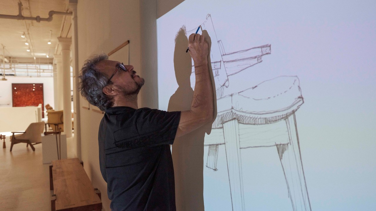 Na NYCXDesign 2024, designer Fernando Mendes apresenta exposição comemorativa na Galeria Espasso