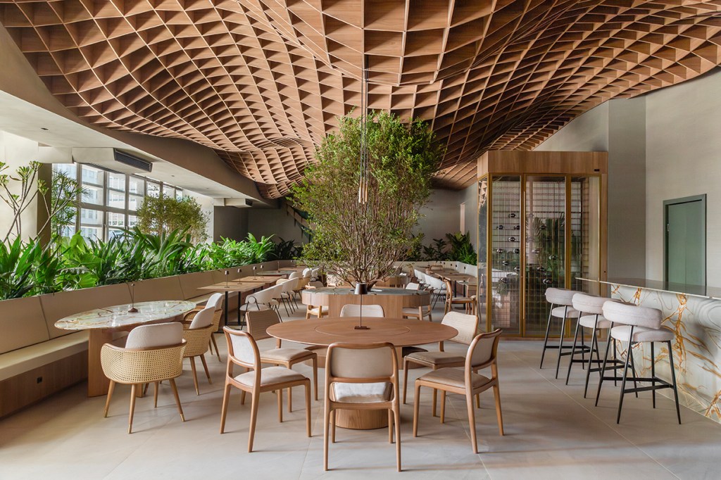 dani-guardini-adriano-stancati-ristorantino-caffe-casacor-sao-paulo-2024-credito-israel-gollino (3) Dani Guardini e Adriano Stancati - Ristorantino Caffè. Projeto da CASACOR São Paulo 2024.